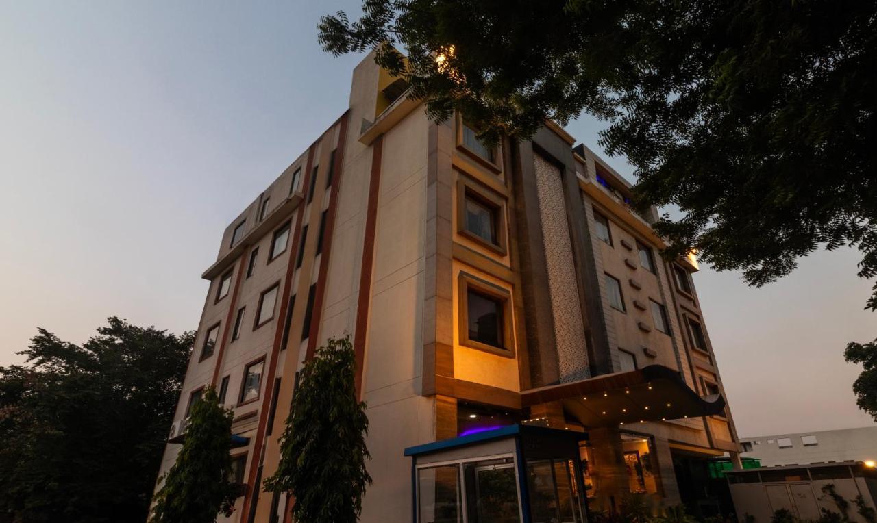 Treebo The Royal Taj, Near Taj Mahal Hotel Agra  Exterior photo