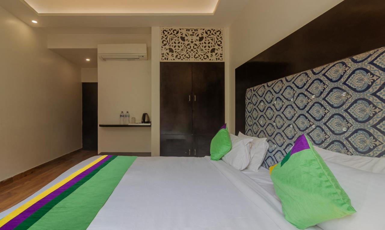 Treebo The Royal Taj, Near Taj Mahal Hotel Agra  Exterior photo